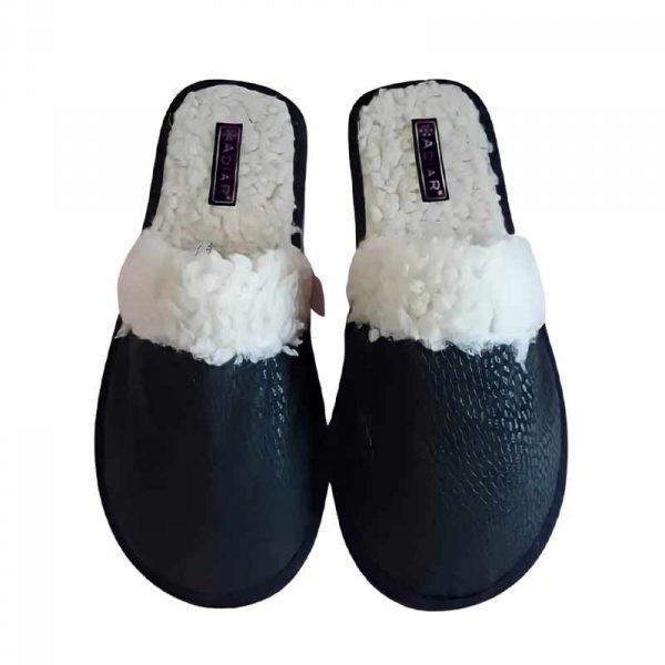 Pantufla Adulto Con Corderito - Negra