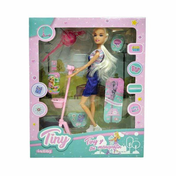 Muñeca Tiny y Su Monopatín ART 54925